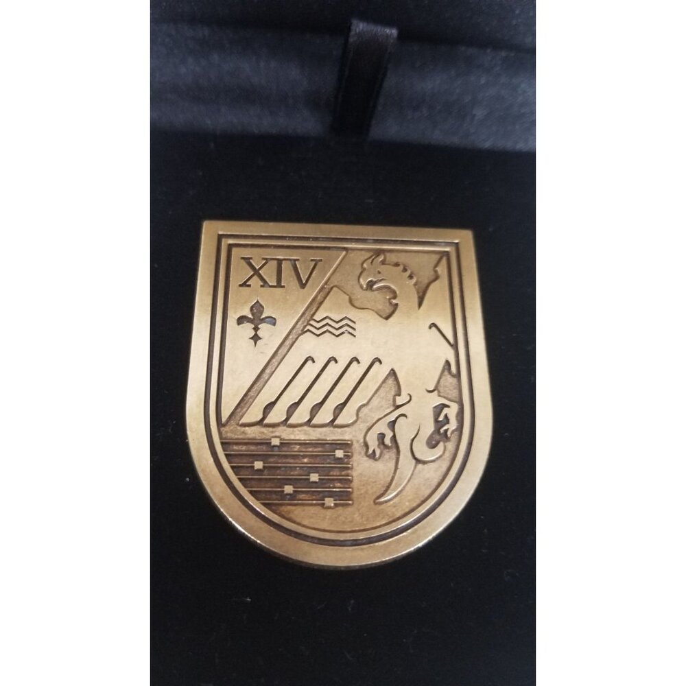 Destiny 2 - Savior Title Seal Pin - Bungie Rewards ‎ - RARE RETIRED new in box
